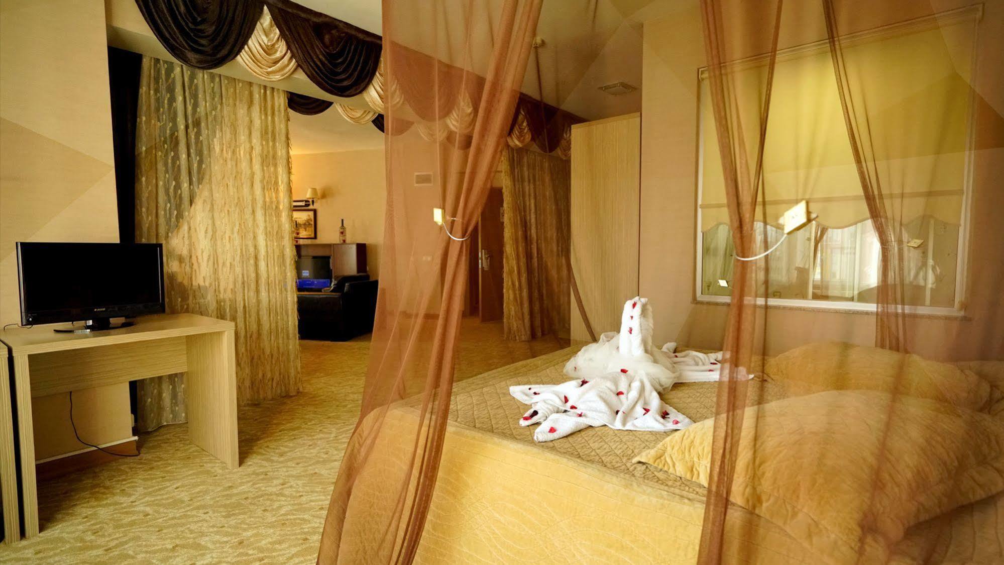 אסקיסהיר Es Albatros Hotel מראה חיצוני תמונה