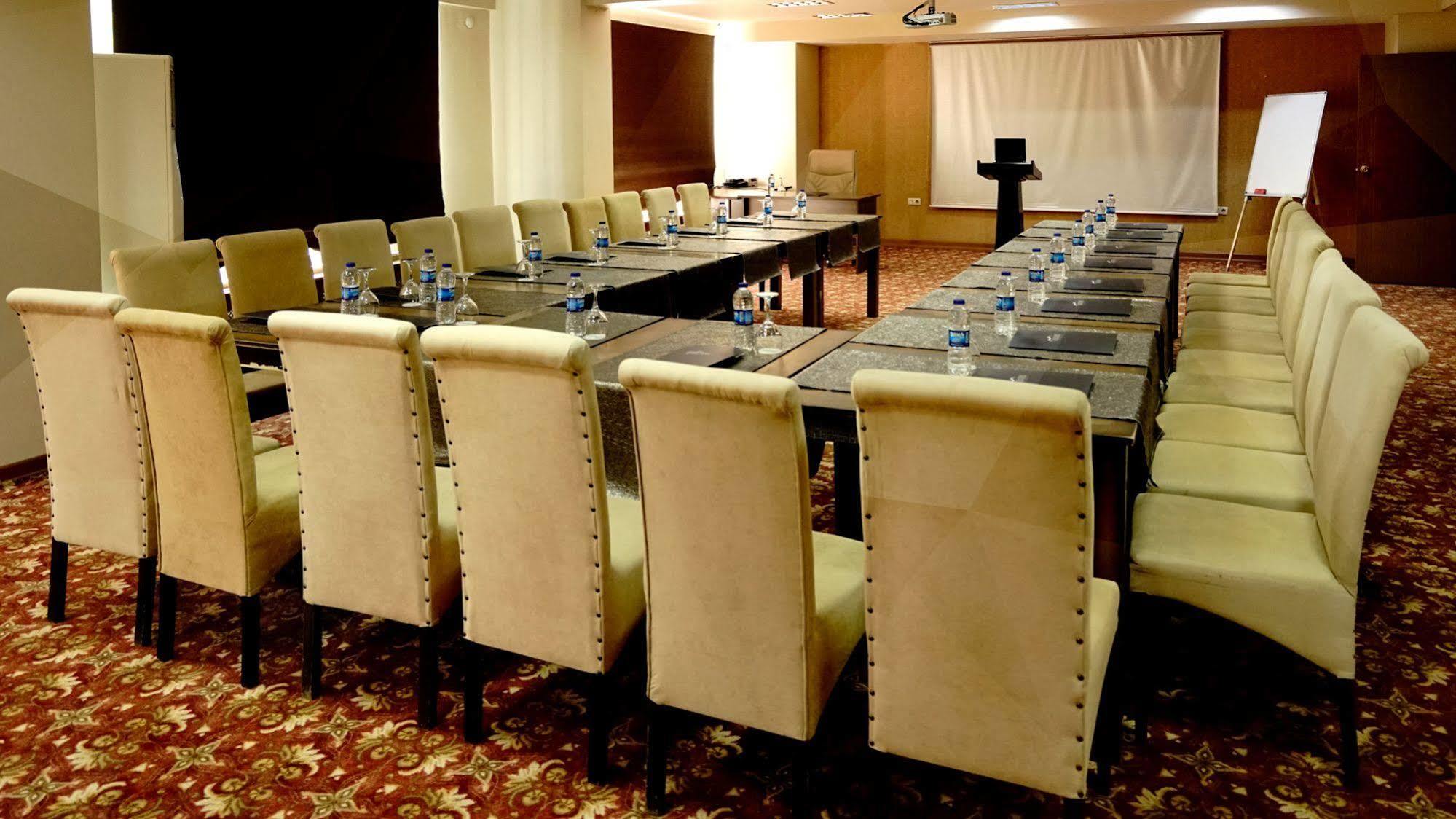 אסקיסהיר Es Albatros Hotel מראה חיצוני תמונה